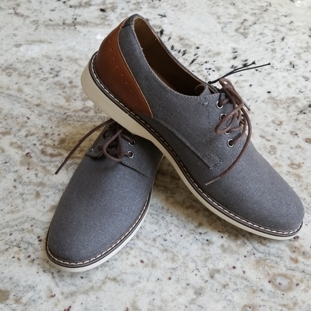 Steve Madden lace up shoe